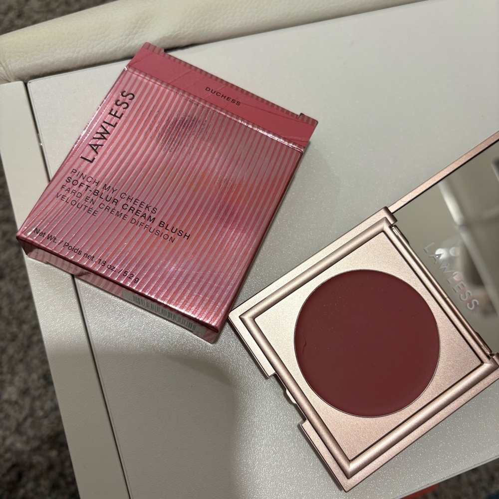 LAWLESS Soft-Blur Cream Blush in Duchess NEW